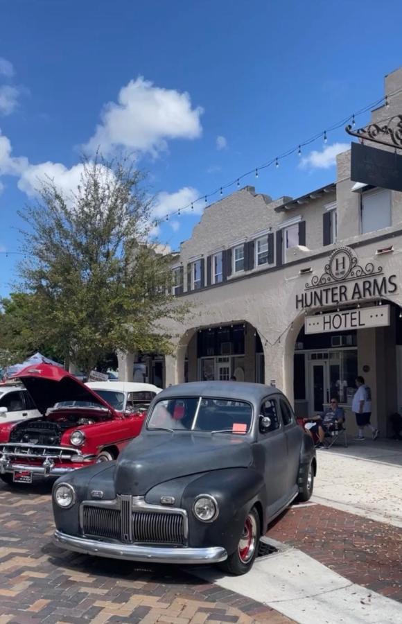 Hunter Arms Hotel Saint Cloud Exterior photo
